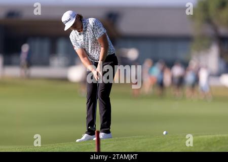 Sydney, Australie, 30 novembre 2023. Cameron Smith putts lors de la 1e manche de l'Open de golf australien au Lakes Golf Club le 30 novembre 2023 à Sydney, en Australie. Crédit : Damian Briggs/Speed Media/Alamy Live News Banque D'Images