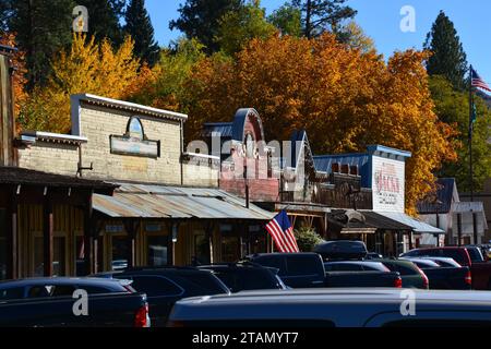 Winthrop, une vieille ville occidentale dans l'est de Washington à l'automne. Banque D'Images