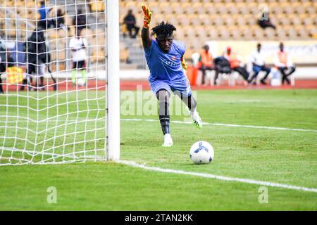 YAOUNDÉ, CAMEROUN - NOVEMBRE 5 : Souleman Souleman de Fortuna lors du match MTN Cameroon Elite One entre le Colombe FC et L'AS Fortuna Mfou à Ahma Banque D'Images