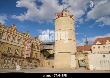 Langes Haus, Eulenspiegelturm, Schloss, Bernburg, Salzlandkreis, Sachsen-Anhalt, Deutschland *** long House, Owl Mirror Tower, Castle, Bernburg, Salzlandkreis, Saxe-Anhalt, Allemagne crédit : Imago/Alamy Live News Banque D'Images