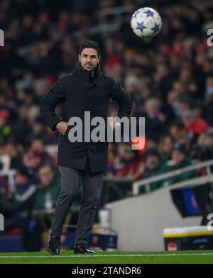 Londres, Royaume-Uni. 29 nov. 2023 - Arsenal v RC Lens - Ligue des Champions - Emirates Stadium. Mikel Arteta, Manager de l'arsenal, lors du match de Ligue des Champions contre Lens. Crédit photo : Mark pain / Alamy Live News Banque D'Images