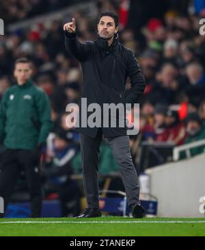 Londres, Royaume-Uni. 29 nov. 2023 - Arsenal v RC Lens - Ligue des Champions - Emirates Stadium. Mikel Arteta, Manager de l'arsenal, lors du match de Ligue des Champions contre Lens. Crédit photo : Mark pain / Alamy Live News Banque D'Images