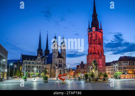 Rue Marktkirche Marien, Roter Turm, Marktplatz, Halle an der Saale, Sachsen-Anhalt, Deutschland *** St. Marys Market Church, Tour Rouge, place du marché, Halle an der Saale, Saxe-Anhalt, Allemagne crédit : Imago/Alamy Live News Banque D'Images