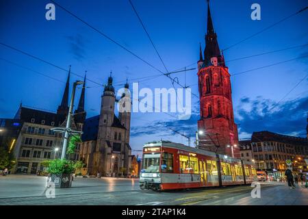 Rue Marktkirche Marien, Roter Turm, Marktplatz, Halle an der Saale, Sachsen-Anhalt, Deutschland *** St. Marys Market Church, Tour Rouge, place du marché, Halle an der Saale, Saxe-Anhalt, Allemagne crédit : Imago/Alamy Live News Banque D'Images