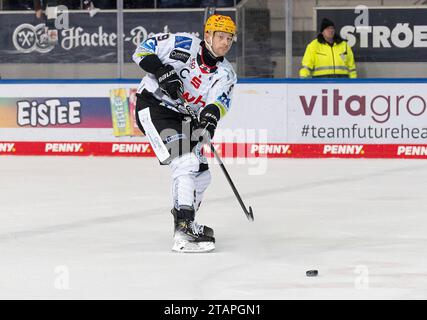 Muenchen, Deutschland. 01 décembre 2023. Jan Urbas (Fischtown Pinguins Bremerhaven, #9). EHC Red Bull Muenchen gegen Fischtown Pinguins Bremerhaven, Eishockey, DEL, 23. Spieltag, saison 2023/2024, 01.12.2023. Photo : Eibner-Pressefoto/Heike Feiner crédit : dpa/Alamy Live News Banque D'Images