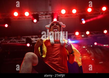 Pasto, Colombie. 26 novembre 2023. Le groupe 'la Santisima Voladora' se produit au festival de musique rock Galeras à Pasto Narino, en Colombie, le 26 novembre 2023. Photo par : Camilo Erasso/long Visual Press crédit : long Visual Press/Alamy Live News Banque D'Images