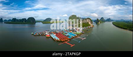 Panorama de l'île de Koh Panyee, village de pêcheurs, Phang Nga, parc national d'Ao Phang Nga, Thaïlande Banque D'Images