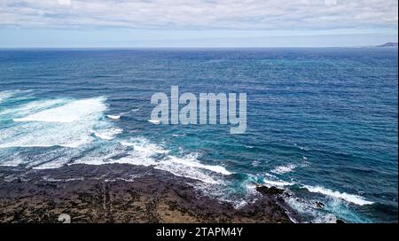 Vue aérienne de Playa del Mejillon ou Playa del Bajo de la Burra, appelée Popcorn Beach - Espagne, îles Canaries, Fuerteventura. 24.09.2023 Banque D'Images