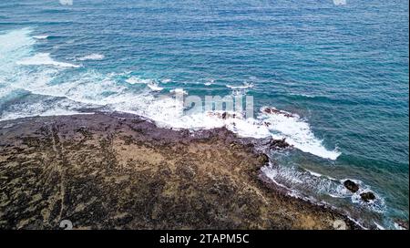 Vue aérienne de Playa del Mejillon ou Playa del Bajo de la Burra, appelée Popcorn Beach - Espagne, îles Canaries, Fuerteventura. 24.09.2023 Banque D'Images