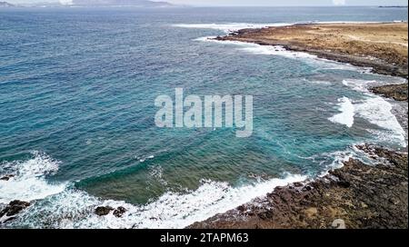 Vue aérienne de Playa del Mejillon ou Playa del Bajo de la Burra, appelée Popcorn Beach - Espagne, îles Canaries, Fuerteventura. 24.09.2023 Banque D'Images