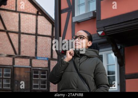 Amicale latina émerveille dans le centre-ville historique de Quedlinburg, en Allemagne Banque D'Images