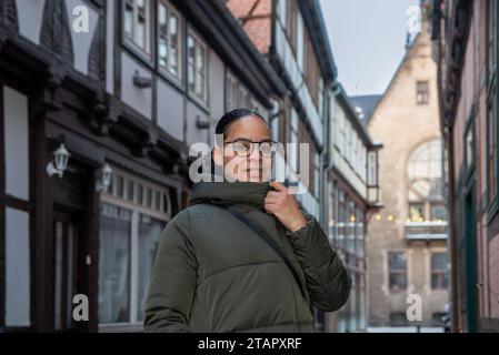 Amicale latina dans le centre-ville historique de Quedlinburg, Allemagne Banque D'Images