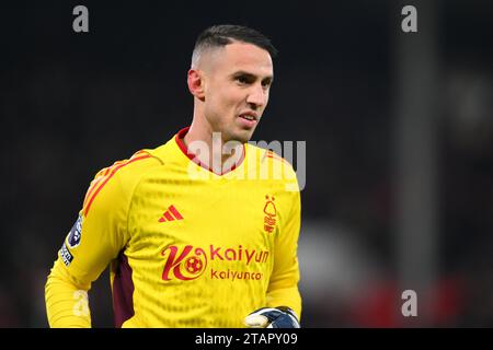 Odysseas Vlachodimos de Nottingham Forest lors du match de Premier League entre Nottingham Forest et Everton au City Ground, Nottingham le samedi 2 décembre 2023. (Photo : Jon Hobley | MI News) crédit : MI News & Sport / Alamy Live News Banque D'Images