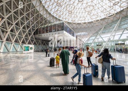 Marrakech, Maroc - 1 août 2023 : intérieur de l'aéroport Marrakech-Menara, principal aéroport du pays, rénové en 2008 avec de nombreux clins d'œil à l'EI Banque D'Images