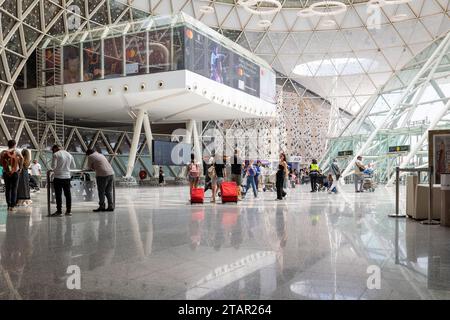 Marrakech, Maroc - 1 août 2023 : intérieur de l'aéroport Marrakech-Menara, principal aéroport du pays, rénové en 2008 avec de nombreux clins d'œil à l'EI Banque D'Images