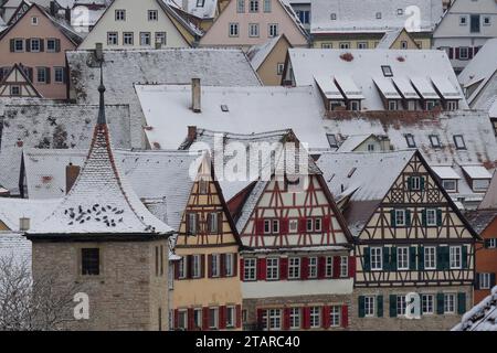 Maisons à colombages enneigées, vieille ville, centre-ville, Schwaebisch Hall, vallée de Kocher, Kocher, Hohenlohe, Heilbronn-Franken, Baden-Wuerttemberg Banque D'Images