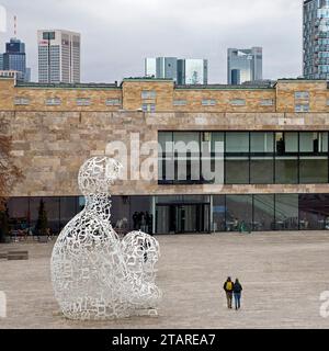 Œuvre d'art Body of Knowledge par Jaume Plensa sur le campus Westend de l'Université Goethe, Francfort-sur-le-main, Hesse, Allemagne, Europe Banque D'Images