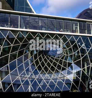 Façade extérieure de Galerie My Zeil, centre commercial, Palais quartier, architecte Massimiliano Fuksas, Francfort-sur-le-main, Hesse, Allemagne Banque D'Images