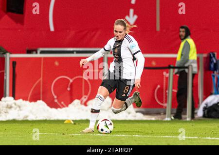 Rostock, Deutschland 01. Dezember 2023 : Women Nation League - 2023/2024 - Deutschland vs. Dänemark im Bild : Sydney Lohmann (Deutschland) Banque D'Images