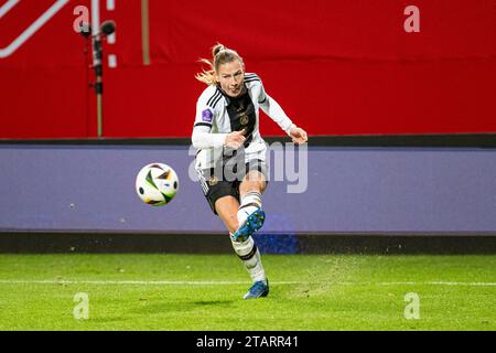 Rostock, Deutschland 01. Dezember 2023 : Women Nation League - 2023/2024 - Deutschland vs. Dänemark im Bild : Sarai Linder (Deutschland) Banque D'Images