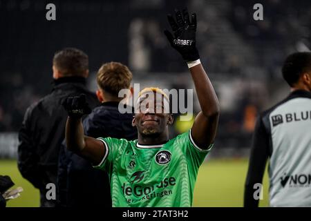 Almelo, pays-Bas. 02 décembre 2023. ALMELO, PAYS-BAS - DÉCEMBRE 2 : Joshua Kitolano de Sparta Rotterdam célèbre la victoire de son équipe après le match néerlandais d'Eredivisie entre Heracles Almelo et Sparta Rotterdam à l'Erve Assito le 2 décembre 2023 à Almelo, pays-Bas (photo de Rene Nijhuis/Orange Pictures) crédit : Orange pics BV/Alamy Live News Banque D'Images