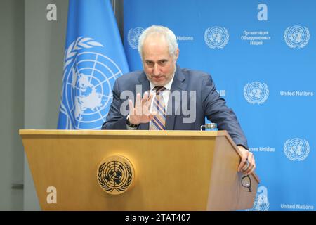 Nations Unies, New York, Etats-Unis, 01 décembre 2023 - Stéphane Dujarric, porte-parole du Secrétaire général des Nations Unies Antonio Guterres aujourd'hui à Banque D'Images