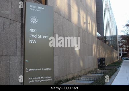 Washington, DC, États-Unis. 28 novembre 2023. Vue extérieure et signalisation de la Cour fiscale des États-Unis à 400 2nd Street NW Washington, DC, États-Unis, le 28 novembre 2023. Créée en 1924, la Cour de l'impôt statue sur les différends entre l'Internal Revenue Service et les contribuables. (Photo de Carlos Kosienski/Sipa USA) crédit : SIPA USA/Alamy Live News Banque D'Images