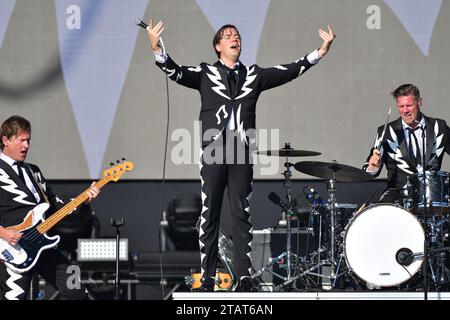 Sao Paulo, Brésil. 02 décembre 2023. São PAULO, BRÉSIL - DÉCEMBRE 2 : le groupe de rock suédois The Hives joue sur scène pendant la 1e journée de Primavera Sound Brazil 2023 au Autódromo José Carlos Pace le 2 décembre 2023, à Sao Paulo/SP, Brésil. (Photo de Leandro Bernardes/PxImages) crédit : PX Images/Alamy Live News Banque D'Images