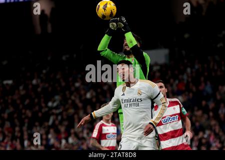 Madrid, Espagne. 02 décembre 2023. Madrid Espagne ; 02.12.2023.- le joueur de Bellingham Real Madrid, le Real Madrid, bat Grenade 2-0 lors de la journée 15 du football espagnol. Avec des buts de Brahim Díaz 26' et Rodrigo Goes 57', le Real Madrid bat Grenade au stade Santiago Bernabéu dans la capitale du Royaume d'Espagne lors du 15e match de la Ligue espagnole. Crédit : Juan Carlos Rojas/dpa/Alamy Live News Banque D'Images