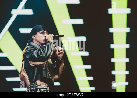 Rome, Italie. 02 décembre 2023. Filippo Maria Fanti mieux connu sous le nom d'Irama se produit sur scène au Palazzo dello Sport à Rome. (Photo de Valeria Magri/SOPA Images/Sipa USA) crédit : SIPA USA/Alamy Live News Banque D'Images