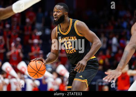 Dayton, États-Unis. 02 décembre 2023. Jonathan Aku (12) est vu lors du match de basket-ball masculin NCAA entre les Grambling State Tigers et les Flyers de Dayton à l'UD Arena de Dayton, Ohio le 02 décembre 2023. (Photo d'Austyn McFadden/Sipa USA) crédit : SIPA USA/Alamy Live News Banque D'Images