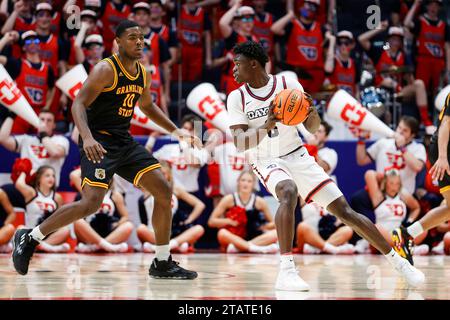 Dayton, États-Unis. 02 décembre 2023. Enoch Cheeks (6 ans) reçoit une passe lors du match de basket-ball masculin NCAA entre les Grambling State Tigers et les Flyers de Dayton à l'UD Arena de Dayton, Ohio le 02 décembre 2023. (Photo d'Austyn McFadden/Sipa USA) crédit : SIPA USA/Alamy Live News Banque D'Images