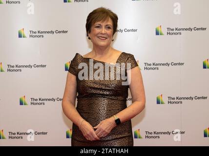 Deborah Rutter, présidente du Centre John F Kennedy pour les arts de la scène, arrive pour la cérémonie du médaillon honorant les récipiendaires de la 46e cérémonie annuelle du Kennedy Center Honors au Département d'État à Washington, DC, le samedi 2 décembre 2023. Les lauréats 2023 sont : l'acteur et comédien Billy Crystal ; la soprano renommée Renee Fleming ; le producteur-compositeur-interprète britannique et membre des Bee Gees, Barry Gibb ; le rappeur, chanteur et actrice Queen Latifah ; et la chanteuse Dionne Warwick.Credit : Ron Sachs/Pool/Sipa USA Banque D'Images