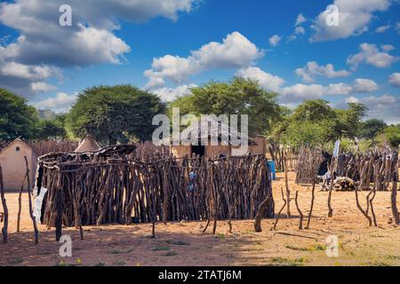 maisons traditionnelles de village africain en afrique australe Banque D'Images