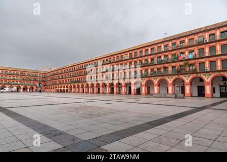 Plaza de la Corredera à Córdoba, lieu emblématique de la ville, la seule place quadrangulaire d'Andalousie. Banque D'Images