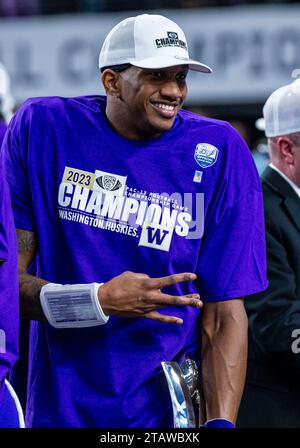 Stade Allegiant. 01 décembre 2023. NV U.S.A. Washington Huskies et le quarterback Michael Penix Jr. (9) ont été élus MVP du match de championnat de conférence de football NCAA PAC 12 entre les Oregon Ducks et les Washington Huskies. Washington a battu l'Oregon 34-31 à l'Allegiant Stadium. Thurman James/CSM/Alamy Live News Banque D'Images