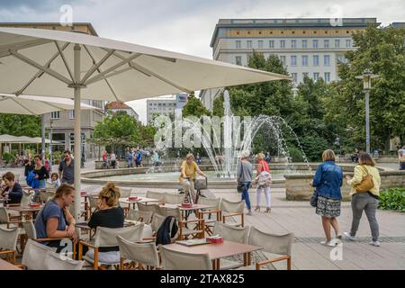 Café, Ulrichplatz, Magdeburg, Sachsen-Anhalt, Deutschland *** café, Ulrichplatz, Magdebourg, Saxe-Anhalt, Allemagne Banque D'Images