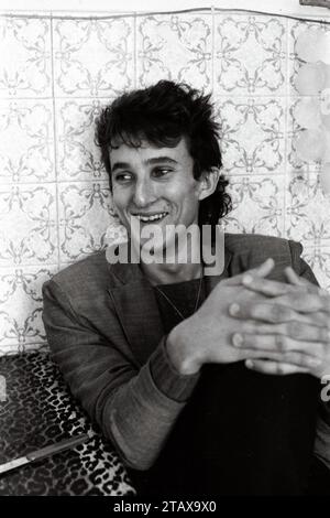 Jonathan Selby, chanteur principal du groupe sud-africain petit Cheval, New Romantic Rock Musicians, Gauteng Johannesburg, Afrique du Sud, 1986. De la collection - musiciens sud-africains des années 1980 - Archives photographiques Don Minnaar Banque D'Images