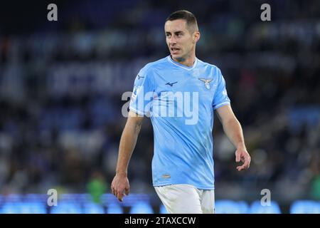 Rome, Italie. 02 décembre 2023. Adam Marusic de Lazio se penche sur le match de football de Serie A entre SS Lazio et Cagliari Calcio le 2 décembre 2023 au Stadio Olimpico à Rome, Italie - photo Federico Proietti/DPPI crédit : DPPI Media/Alamy Live News Banque D'Images