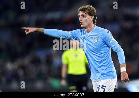 Rome, Italie. 02 décembre 2023. Nicolo' Rovella du Latium fait des gestes lors du championnat italien Serie A match de football entre SS Lazio et Cagliari Calcio le 2 décembre 2023 au Stadio Olimpico à Rome, Italie - photo Federico Proietti/DPPI crédit : DPPI Media/Alamy Live News Banque D'Images