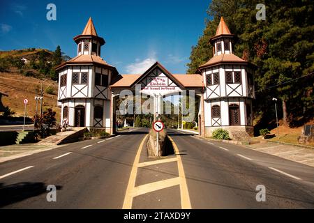 Águas de Lindóia, São Paulo, Brésil. Porte d'entrée de la ville de Águas de Lindóia. Banque D'Images