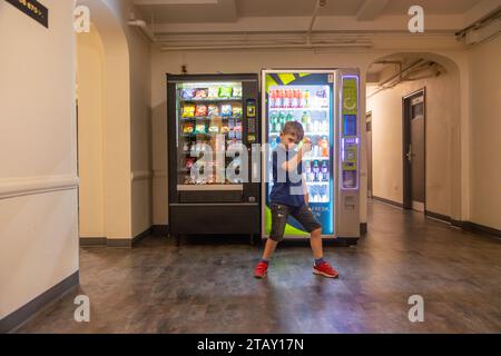 Distributeurs automatiques à West Side YMCA Hostel, W63rd Street, New York City, N.Y.C, N.Y, États-Unis d'Amérique, États-Unis d'Amérique Banque D'Images