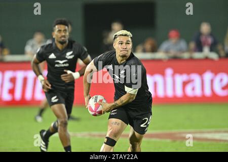 DUBAÏ, Émirats arabes Unis, 3 décembre 2023. Action du tournoi de rugby 2023 des Emirates Dubai Rugby 7s. La Nouvelle-Zélande a battu Fidji 17-12 pour remporter la médaille de bronze masculine Banque D'Images