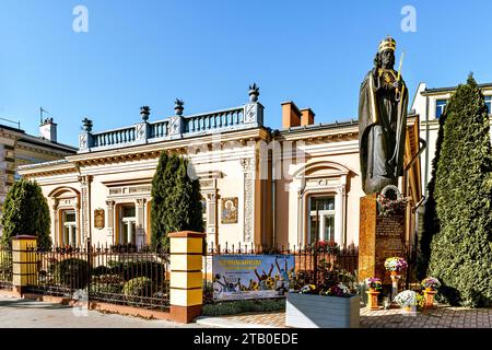 Statue du Christ sur le territoire du château de Lubomirski. Banque D'Images