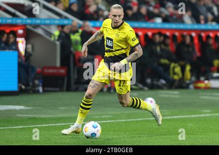 Leverkusen, Deutschland. 03 décembre 2023. 1. Bundesliga - Bayer 04 Leverkusen - Borussia Dortmund am 03.12.2023 in der BayArena in Leverkusen Marius Wolf (Dortmund 17) am ball photo : osnapix les règlements DFL interdisent toute utilisation de photographies comme séquences d'images et/ou quasi-vidéo crédit : dpa/Alamy Live News Banque D'Images