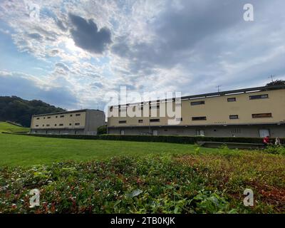 Ivrea, Italie - 10 août 2023, antenne de Maisons pour familles nombreuses, par Figini et Pollini dans les années 40, ville industrielle d'Ivrea Olivetti Banque D'Images
