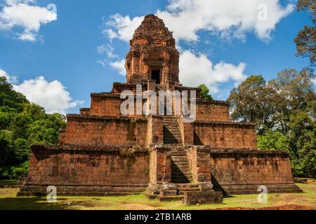 Prasat Baksei Chamkrong ancienne pyramide temple hindou au Cambodge. Dédié à Shiva, construit au 10e siècle, situé dans le complexe Angkor à Siem Banque D'Images