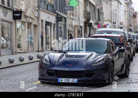 Nancy, France - Bleu Chevrolet Corvette C7 Z06 garé dans la rue. Banque D'Images