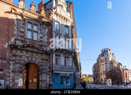 Façades typiques de la rue de Metz à Toulouse en haute Garonne, Occitanie, France Banque D'Images