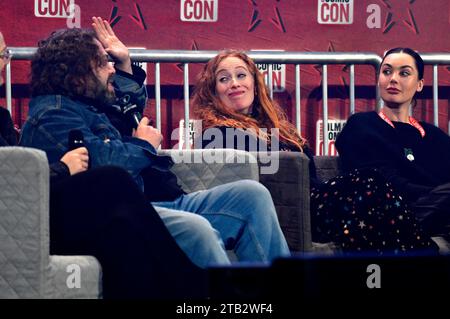DaN Fogler, Victoria Yeates und Poppy Corby-Tuech auf der German film & Comic con Winter Edition in der Messe Dortmund. Dortmund, 02.12.2023 *** Dan Fogler, Victoria Yeates et Poppy Corby Tuech au German film Comic con Winter Edition au Messe Dortmund Dortmund, 02 12 2023 Foto:Xn.xKubelkax/xFuturexImagex comic con 3293 Banque D'Images